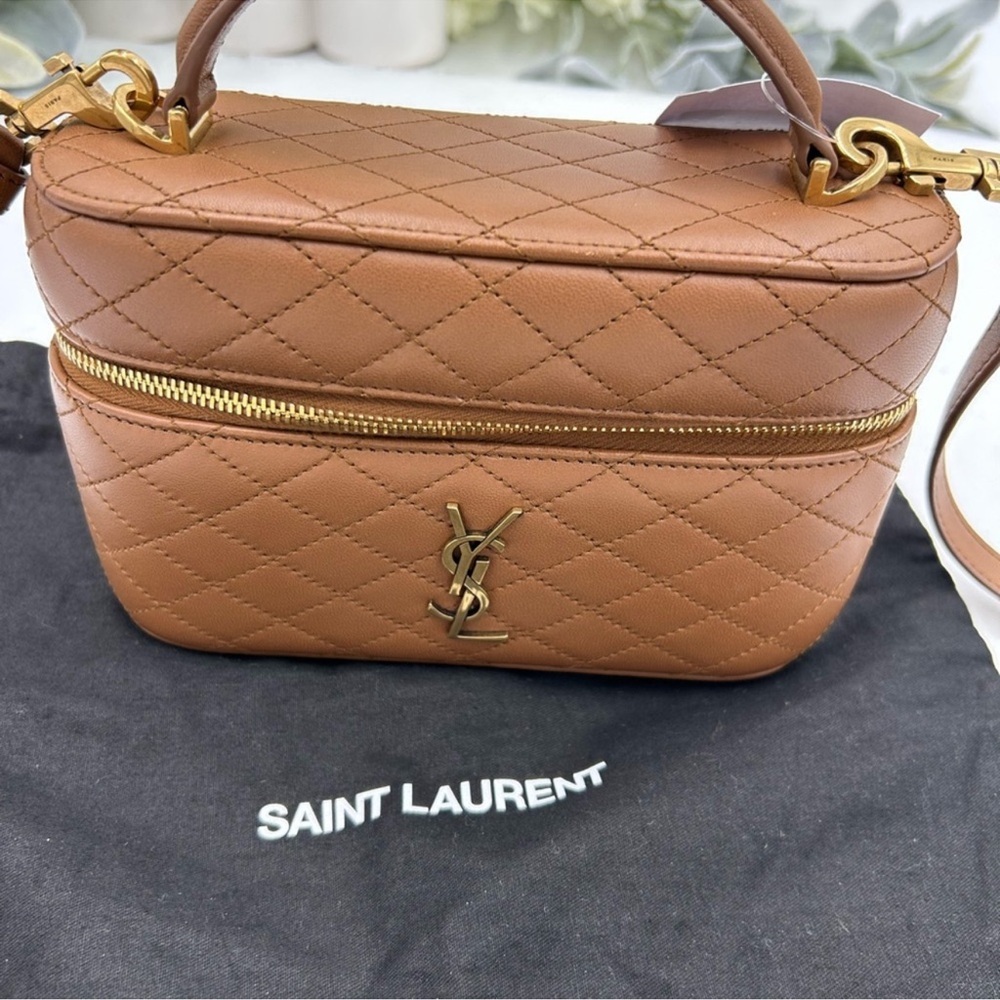 SOLD!!!!!!Women Saint Laurent YSL Gabby, lambskin vanity bag with shoulder strap - Picture 3 of 13
